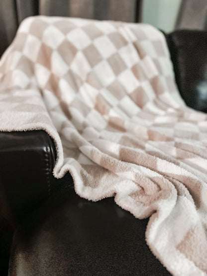 Cozy Check Blanket - OEKO-Tex Certified Feather Yarn