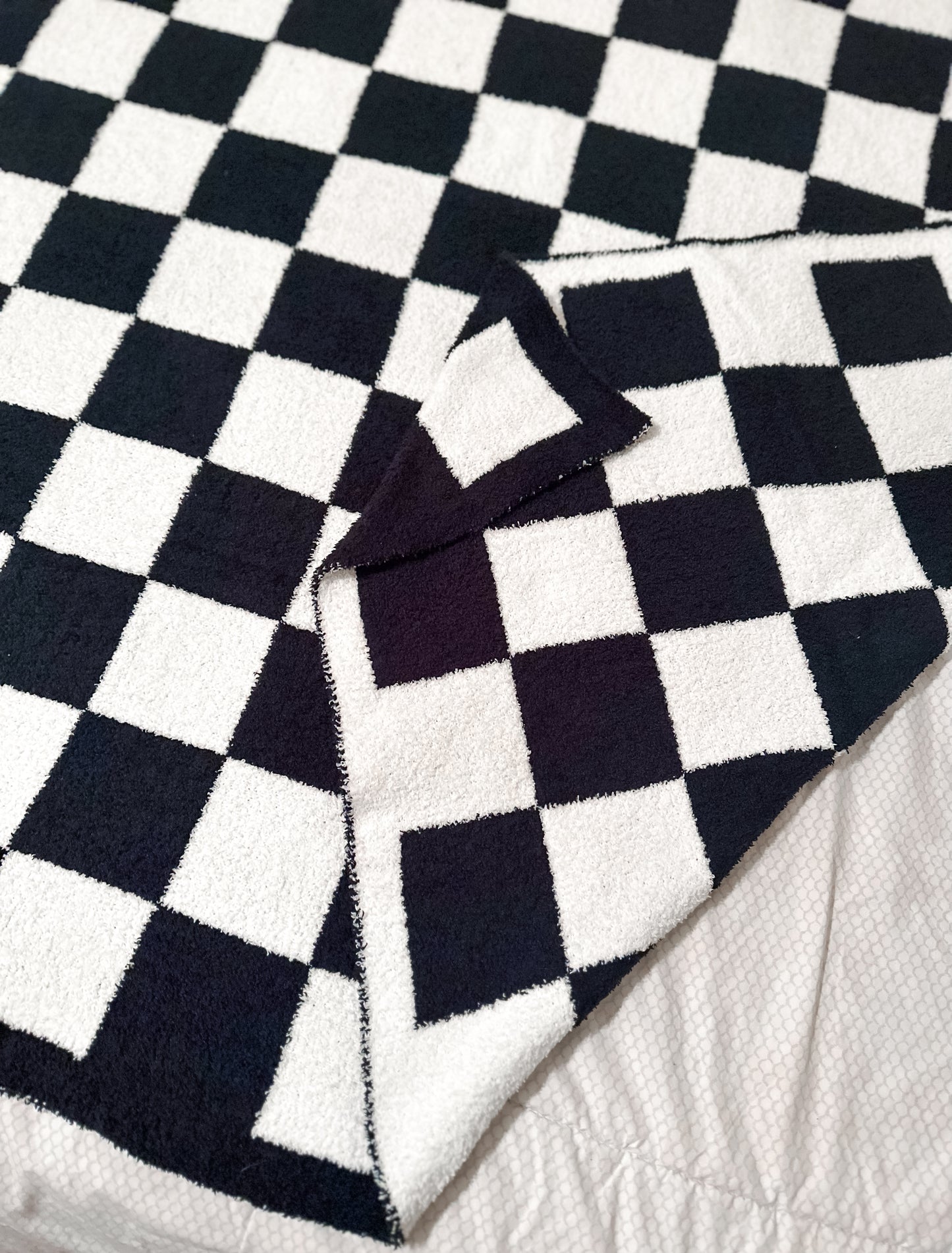 Cozy Check Blanket - OEKO-Tex Certified Feather Yarn